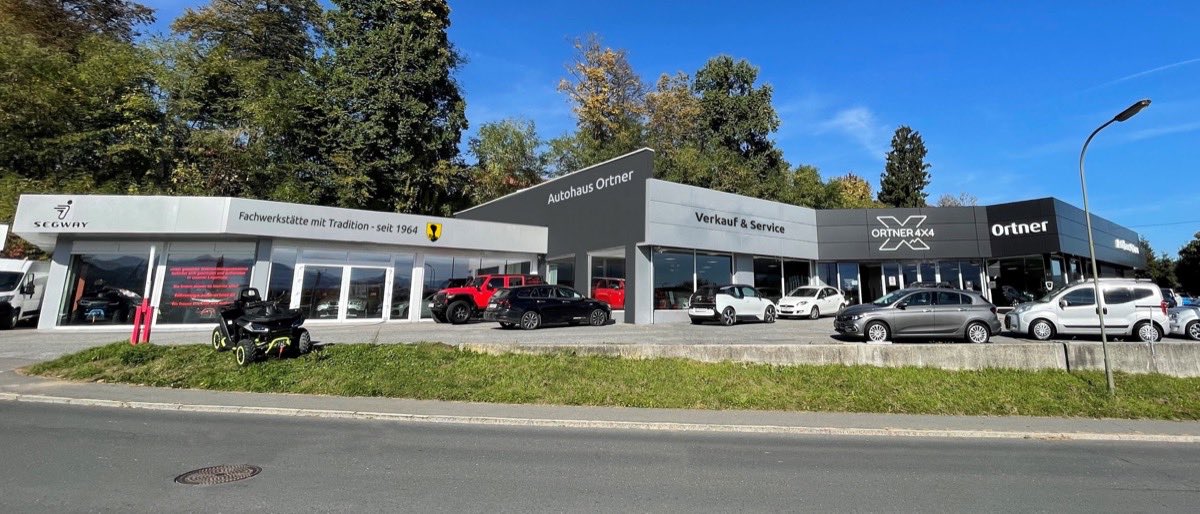 Das Autohaus Ortner in der Piccostraße 42 in Villach in voller Breite — hier gibt es ab 1. Oktober 2026 wieder Toyota Verkauf und Service